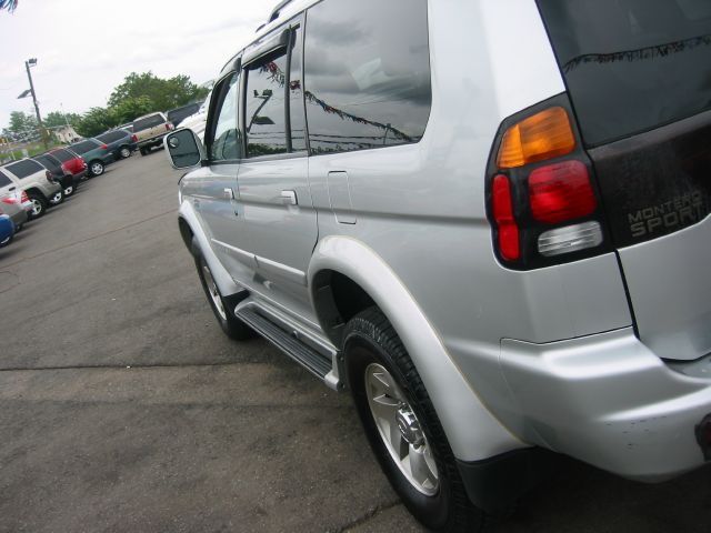 2002 Mitsubishi Montero Sport Super