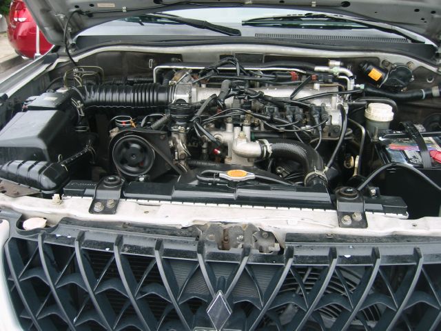 2002 Mitsubishi Montero Sport Super