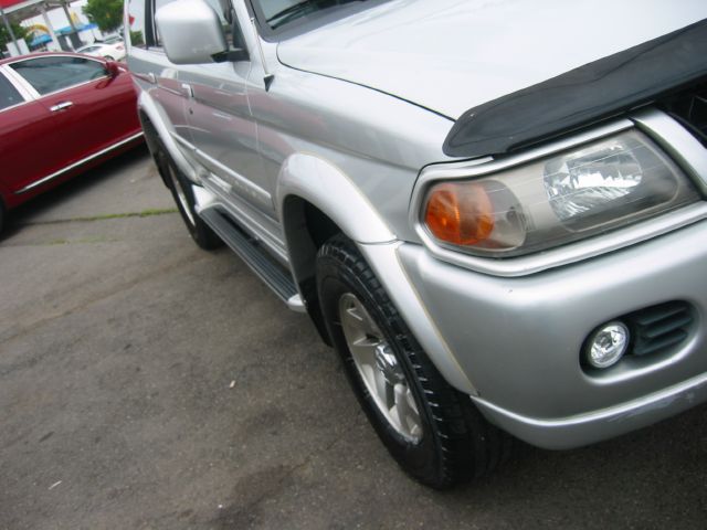 2002 Mitsubishi Montero Sport Super