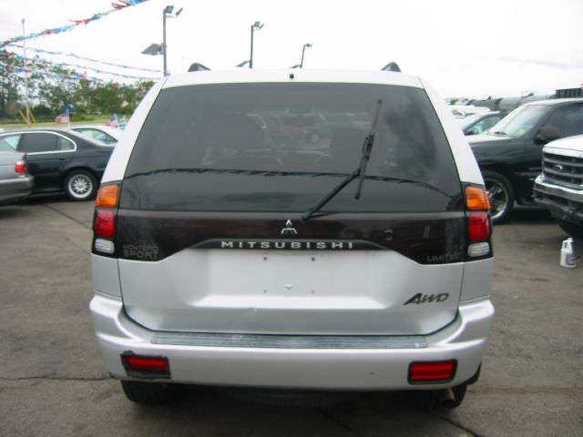 2002 Mitsubishi Montero Sport Super