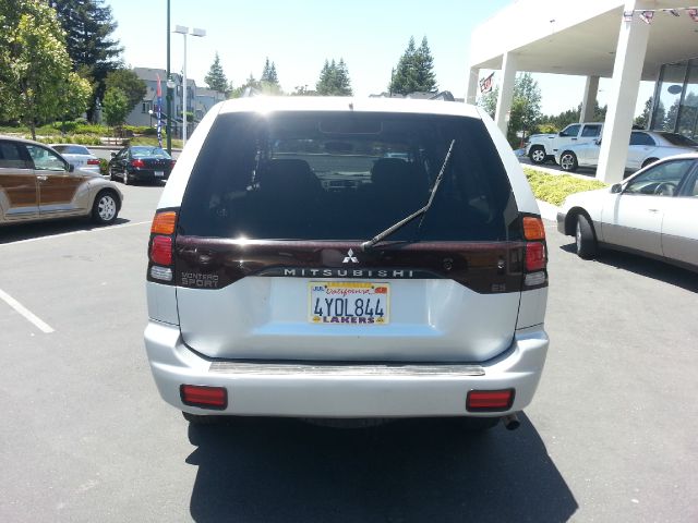 2002 Mitsubishi Montero Sport Megacab SLT, Hemi, Nerf Bars