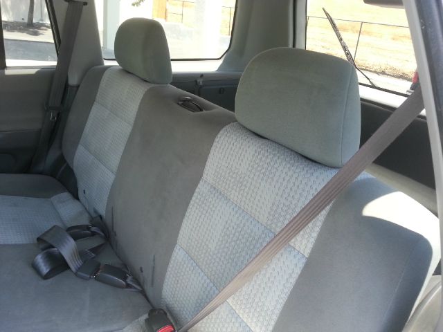 2002 Mitsubishi Montero Sport Megacab SLT, Hemi, Nerf Bars