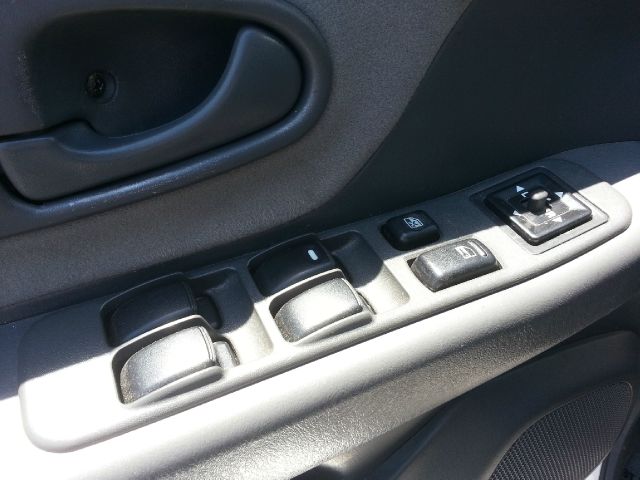 2002 Mitsubishi Montero Sport Megacab SLT, Hemi, Nerf Bars