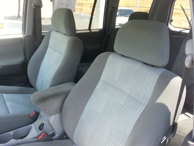 2002 Mitsubishi Montero Sport Megacab SLT, Hemi, Nerf Bars