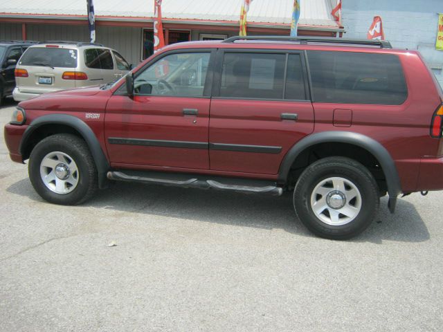 2002 Mitsubishi Montero Sport GSX