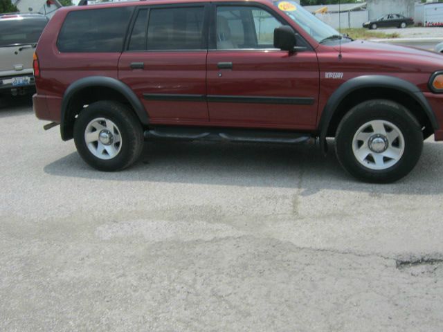 2002 Mitsubishi Montero Sport GSX