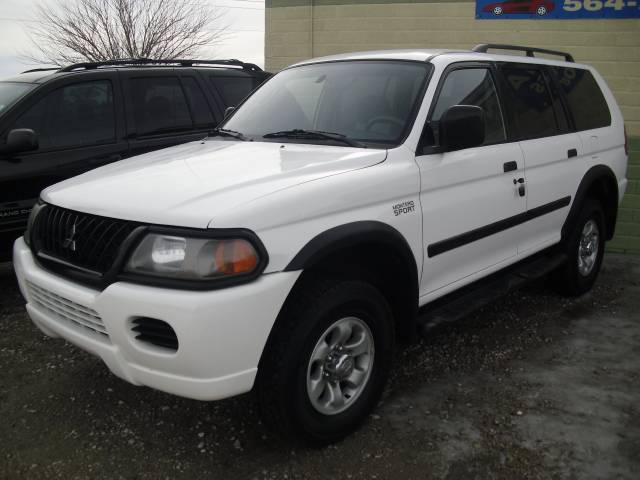 2002 Mitsubishi Montero Sport 4 Dr 3.5 Sedan