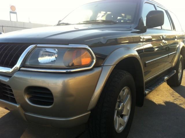 2002 Mitsubishi Montero Sport XLS