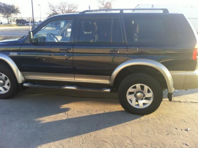 2002 Mitsubishi Montero Sport XLS
