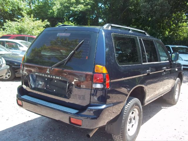 2003 Mitsubishi Montero Sport Megacab SLT, Hemi, Nerf Bars