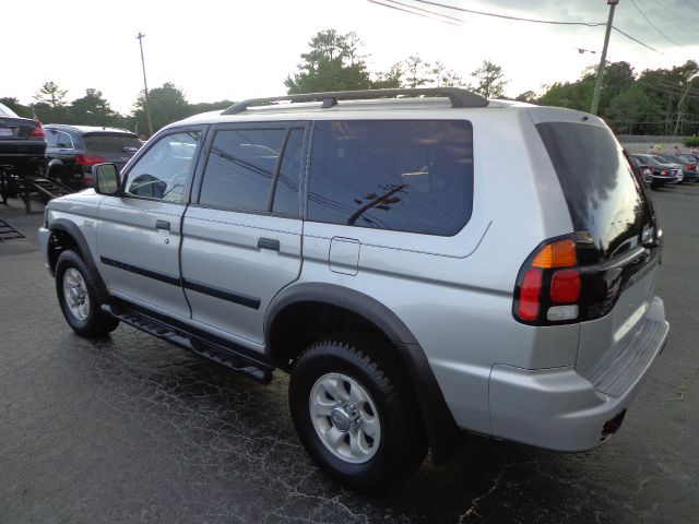 2003 Mitsubishi Montero Sport Megacab SLT, Hemi, Nerf Bars