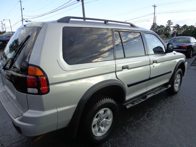 2003 Mitsubishi Montero Sport Megacab SLT, Hemi, Nerf Bars