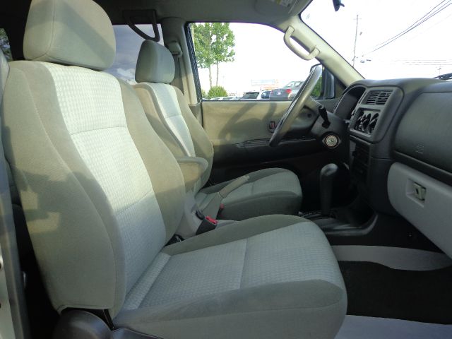 2003 Mitsubishi Montero Sport Megacab SLT, Hemi, Nerf Bars