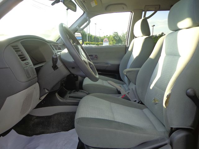 2003 Mitsubishi Montero Sport Megacab SLT, Hemi, Nerf Bars