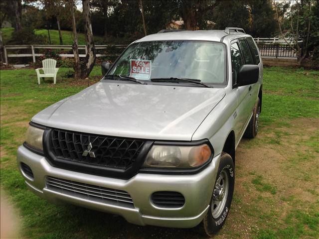 2003 Mitsubishi Montero Sport XLS