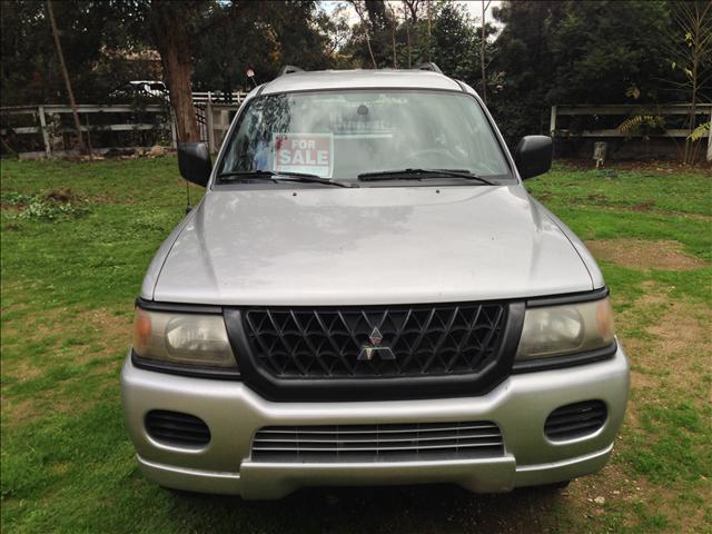2003 Mitsubishi Montero Sport XLS