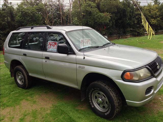 2003 Mitsubishi Montero Sport SE