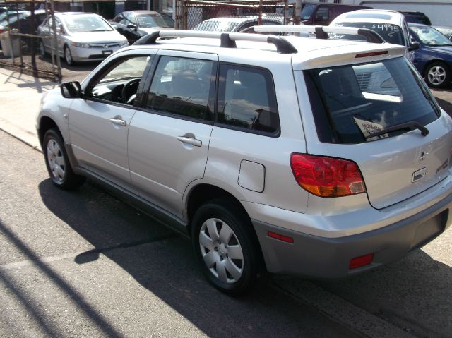 2003 Mitsubishi Outlander 1.8T Quattro Sedan 4D