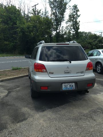 2003 Mitsubishi Outlander 1.8T Quattro Sedan 4D