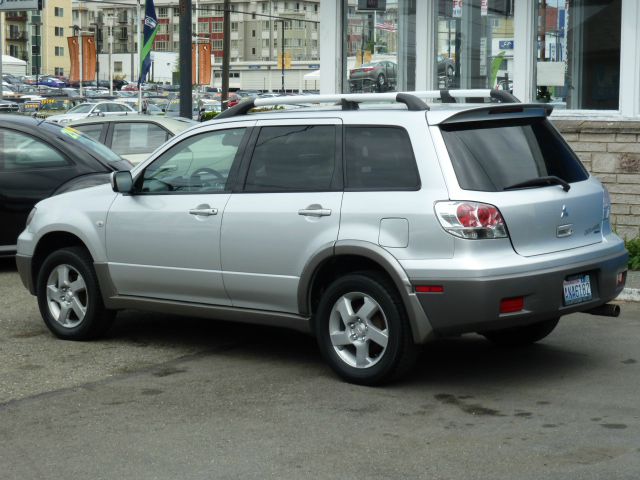 2003 Mitsubishi Outlander C1500 Scottsdale