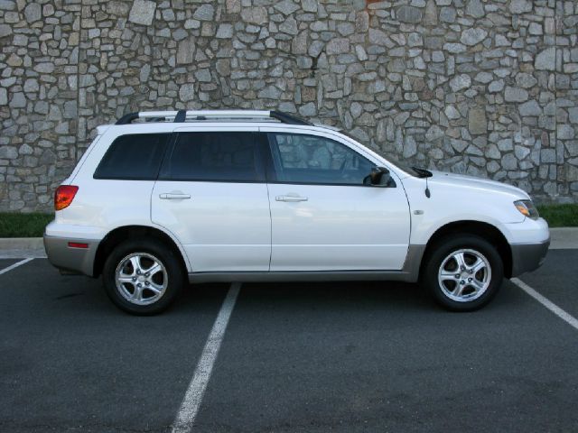 2003 Mitsubishi Outlander 1.8T Quattro Sedan 4D