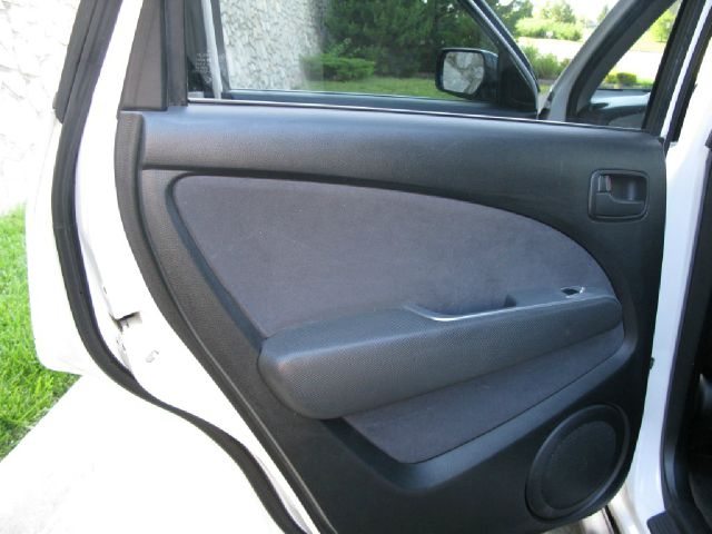 2003 Mitsubishi Outlander 1.8T Quattro Sedan 4D