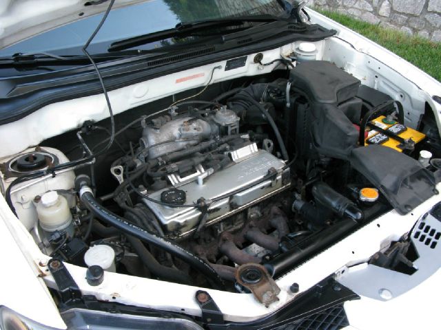 2003 Mitsubishi Outlander 1.8T Quattro Sedan 4D