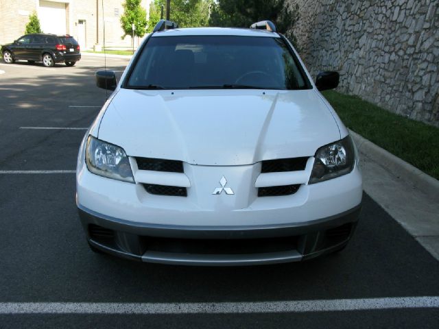 2003 Mitsubishi Outlander 1.8T Quattro Sedan 4D