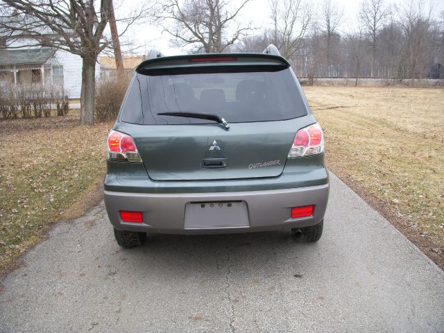 2003 Mitsubishi Outlander Reg Cab 159.5 WB C5B