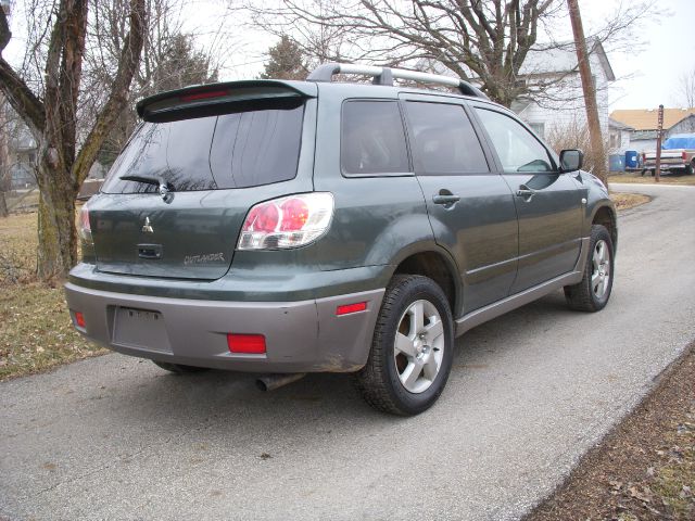2003 Mitsubishi Outlander Reg Cab 159.5 WB C5B
