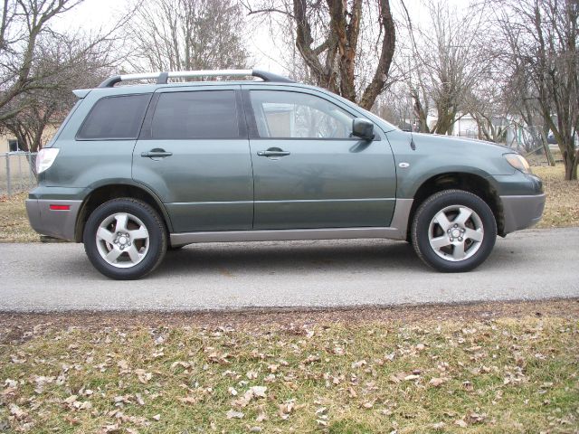 2003 Mitsubishi Outlander Reg Cab 159.5 WB C5B