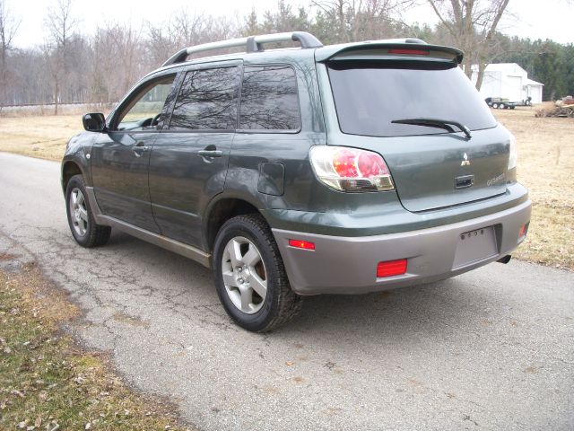 2003 Mitsubishi Outlander Reg Cab 159.5 WB C5B