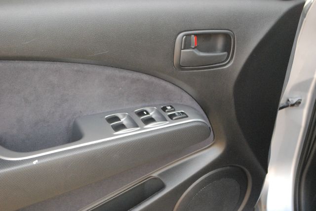 2004 Mitsubishi Outlander 1.8T Quattro Sedan 4D