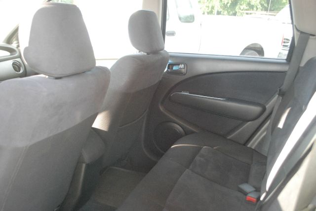 2004 Mitsubishi Outlander 1.8T Quattro Sedan 4D