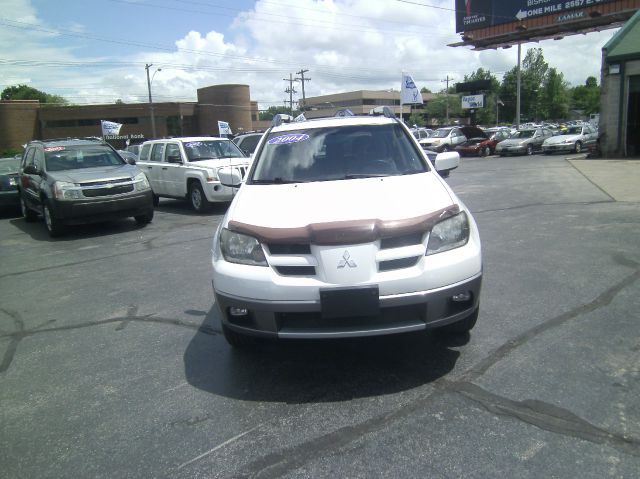 2004 Mitsubishi Outlander C1500 Scottsdale