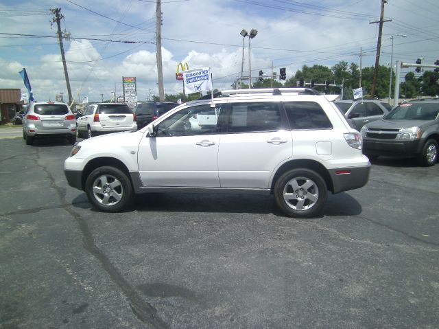 2004 Mitsubishi Outlander C1500 Scottsdale