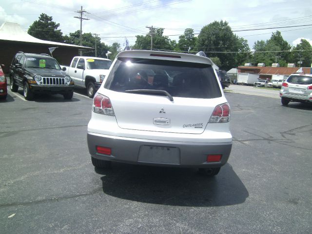 2004 Mitsubishi Outlander C1500 Scottsdale