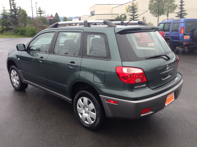 2005 Mitsubishi Outlander 1.8T Quattro Sedan 4D