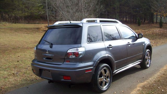 2006 Mitsubishi Outlander EX-L W/ DVD System