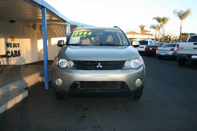 2007 Mitsubishi Outlander Megacab SLT, Hemi, Nerf Bars