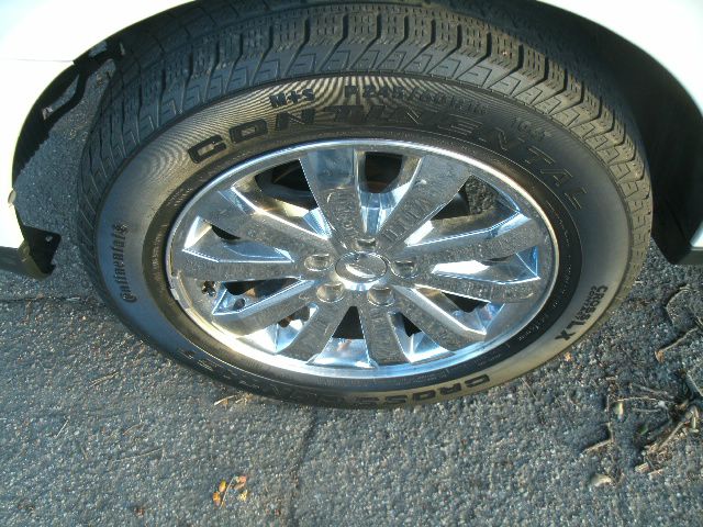 2007 Mitsubishi Outlander Megacab SLT, Hemi, Nerf Bars