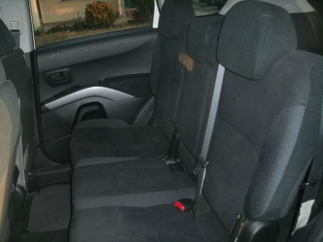 2007 Mitsubishi Outlander Megacab SLT, Hemi, Nerf Bars