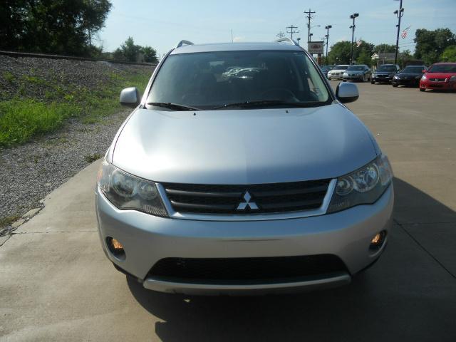2007 Mitsubishi Outlander 4dr Quad Cab 160.5 DRW 4WD SLT