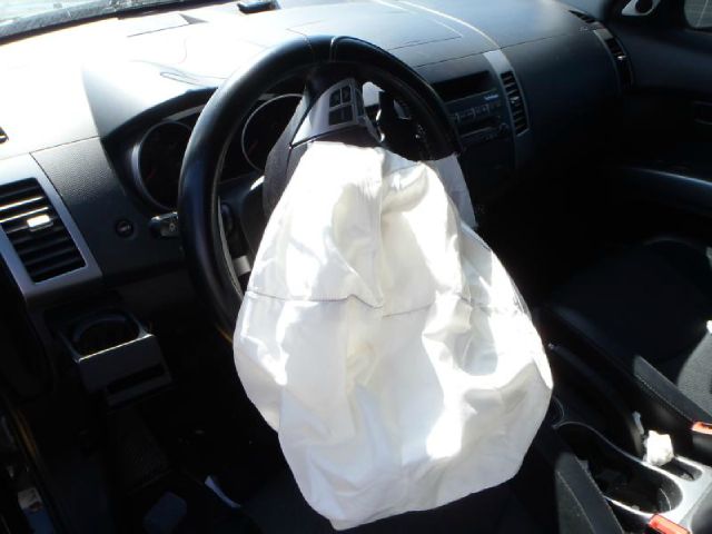 2008 Mitsubishi Outlander Megacab SLT, Hemi, Nerf Bars