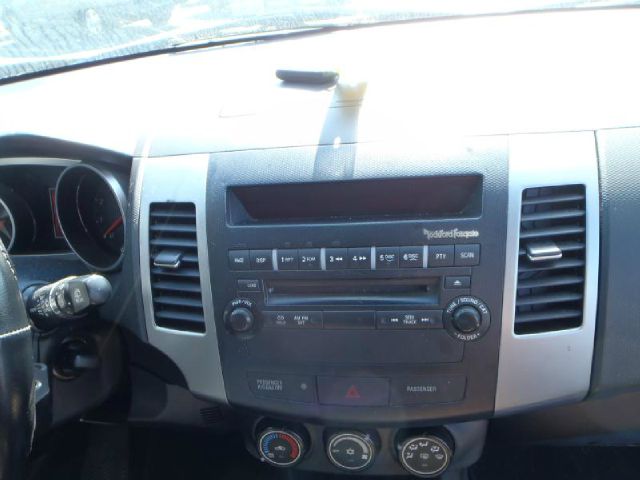 2008 Mitsubishi Outlander Megacab SLT, Hemi, Nerf Bars