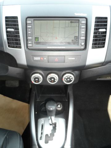 2009 Mitsubishi Outlander Reg Cab 159.5 WB C5B