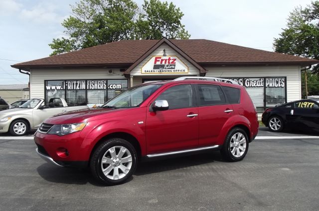 2009 Mitsubishi Outlander Megacab SLT, Hemi, Nerf Bars