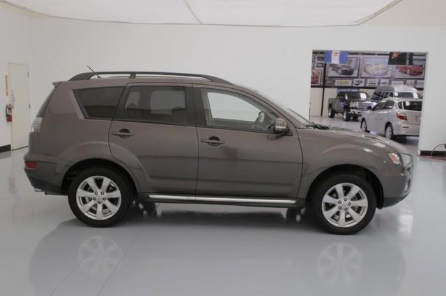 2010 Mitsubishi Outlander XLS
