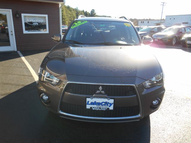 2010 Mitsubishi Outlander EX-L W/ DVD System