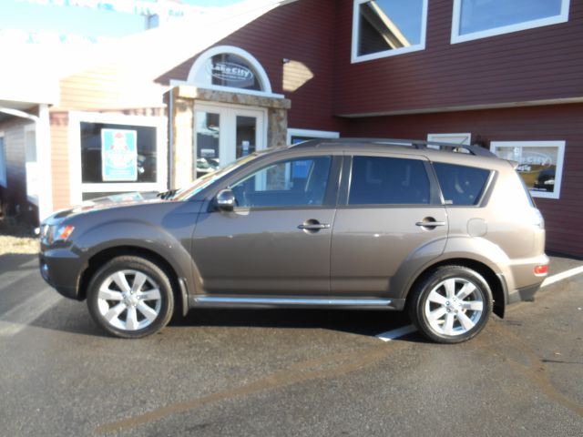 2010 Mitsubishi Outlander EX-L W/ DVD System